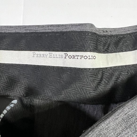 Perry Ellis - Portfolio - Men's Size 40/32 - Grey Dress Pants - Cuff Hem Pleated - Picture 4 of 10